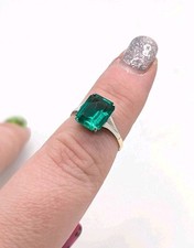 Ladies Vintage 9ct Gold Dress Ring With Green Emerald Cut Glass Size K