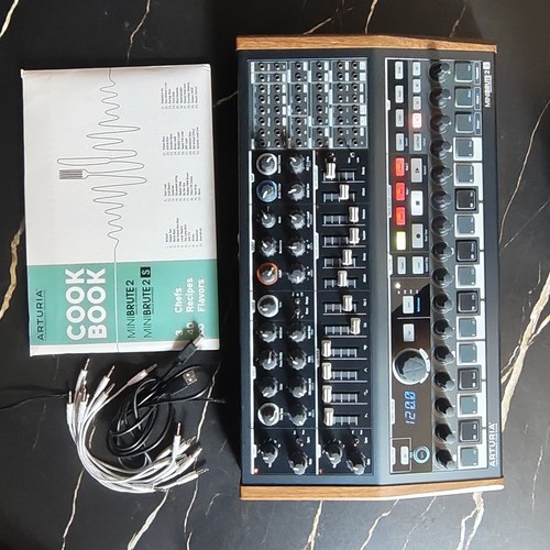 Arturia minibrute - minibrute, 2s