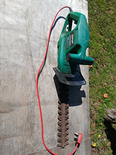 Qualcast hedge master 380 - hedge,