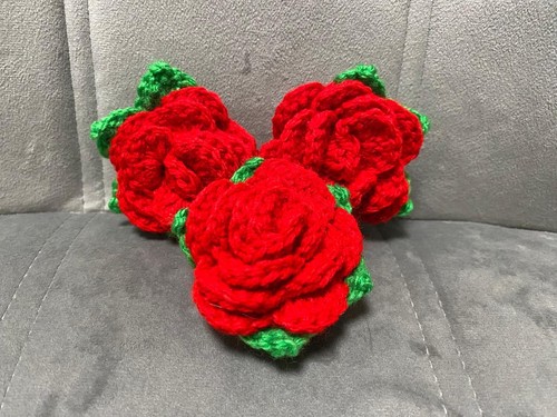 Large red crochet rose - 3,