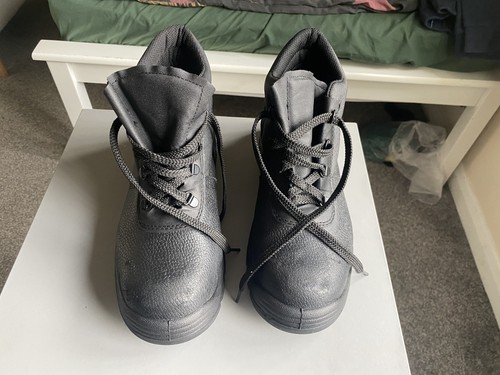 Essential safety work - work, boots
