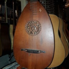 GUITAR LUTE - SCALLOPED - made
