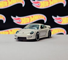 Hot Wheels Porsche 911 GT2 in