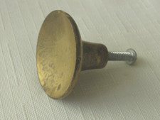 6  BRASS DRAWER/DOOR KNOBS. 1