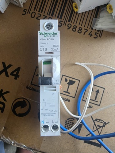 Schneider 16a rcbo acti - schneider,
