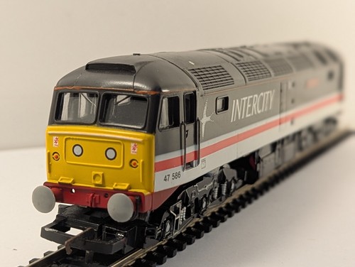 Hornby gauge class 47586 - 47,
