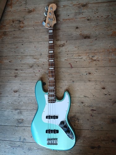 Squier jazz bass affinity - bass,