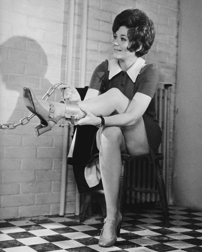 Linda thorson avengers x - avengers, 10"