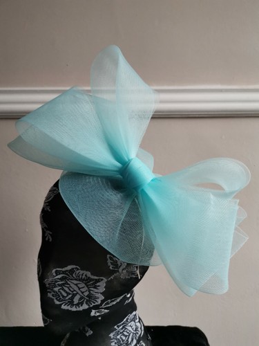 Light turquoise blue - light,