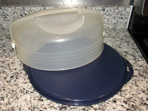 Blue tupperware round - blue,