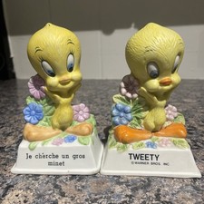  Warner Brothers Porcelain Tweety bird figures x 2 French & English 