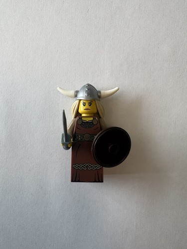 Lego minifigure viking woman - minifigure,