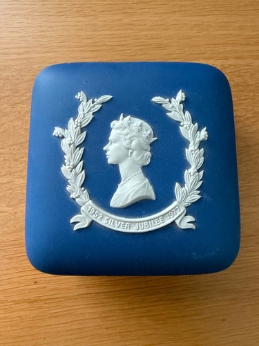Blue wedgewood jasperware - blue,