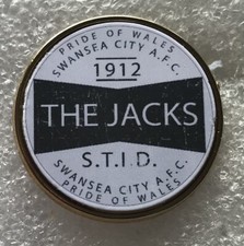 FOOTBALL SOCCER/FANS PIN