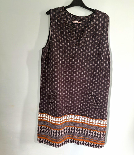 Nutmeg black white - &,