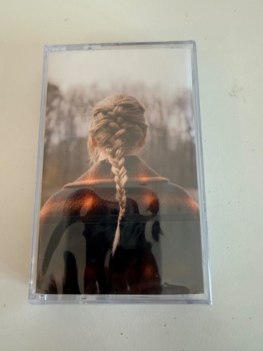 Taylor swift evermore - swift, cassette