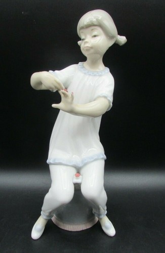 Lladro figurine 1082 girl - ,