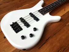 RoXonix RoXster White Fretless