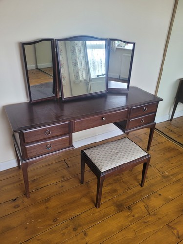 Stag minstrel dressing - dressing, table