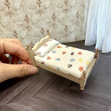 1:24 Scale Dolls House