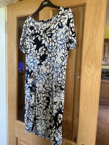 Size medium but - medium, nina