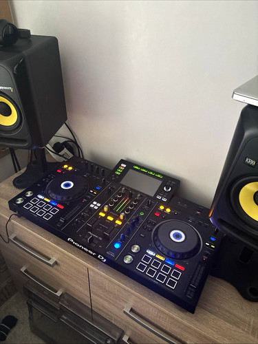 Pioneer xdj rx2 with - pioneer,