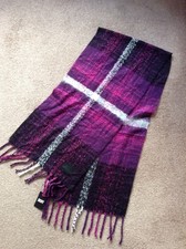 Woman’s DKNY Winter Scarf