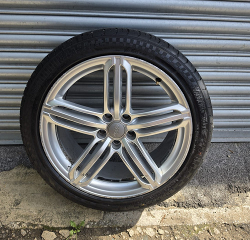 Alloy wheel rim with tyre - 19",