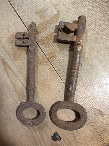 Pair antique rusty - antique, iron