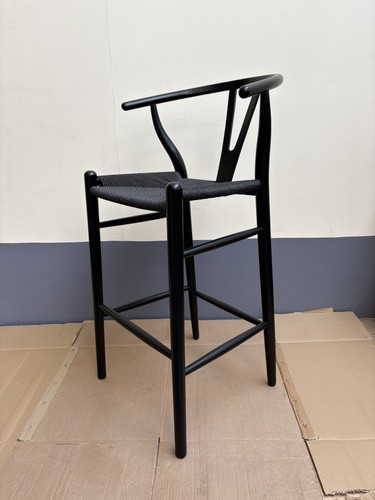 Black wishbone bar stools - black,