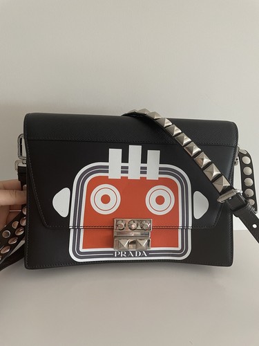 Prada elektra robot black - black, hand