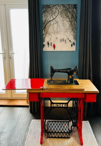 1920s red singer sewing - 1920s,