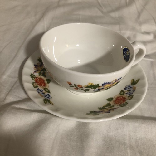 Aynsley cottage teacup - cottage, cm)