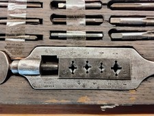 Pfeil London Tool Set Tap and