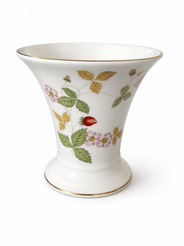 Wedgwood bone china vase - wedgwood,