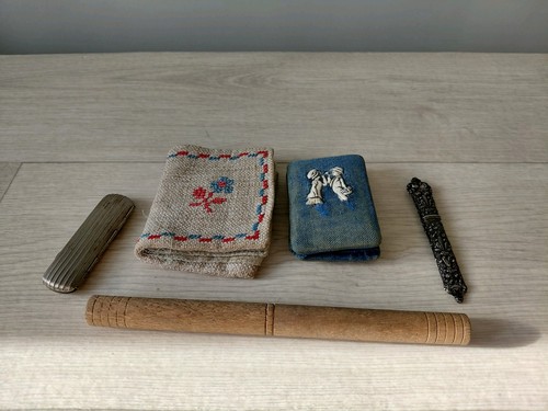 Vintage needle holders 5 - x,