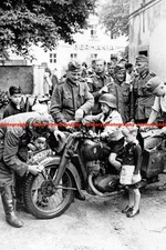F019848 German Wehrmacht soldiers and boy on motorcycle Berlin c1940 WW2