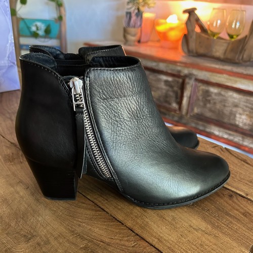 Leather ankle boots - p, w/