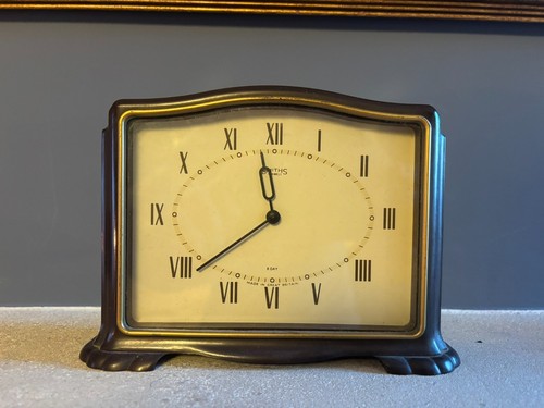 Bakelite smiths jewel day - bakelite,