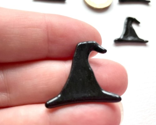 Black witches bent hats - black,