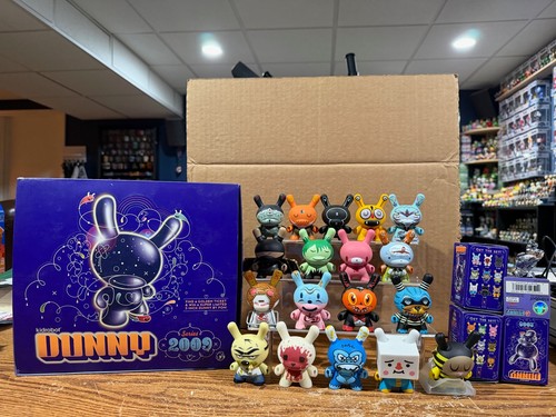 Kidrobot dunny series 2009 - dunny,
