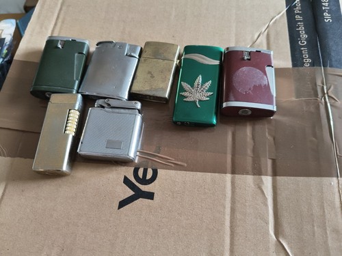 Joblot lighters for spares - of,