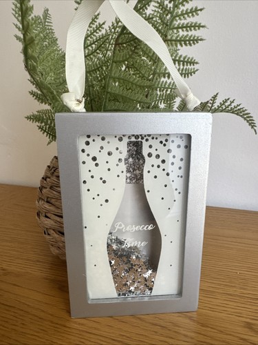 Hanging prosecco time - hanging,
