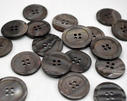 Mother pearl buttons mop - of,