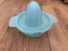 Blue Plastic Lemon Squeezer Citrus Juicer Lime Manual Fruit Juice Kitchen