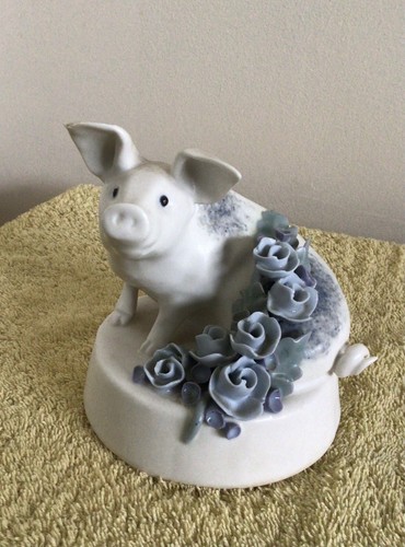 Vintage porcelain chessell - vintage,