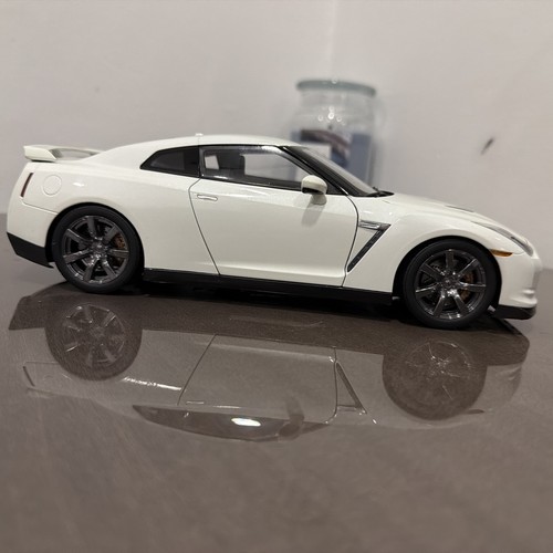 Kyosho nissan r - kyosho,
