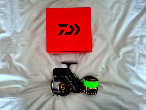 Daiwa black gold 4000 - black,