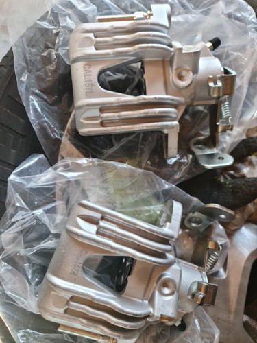 New rear brake calipers pair - rear,