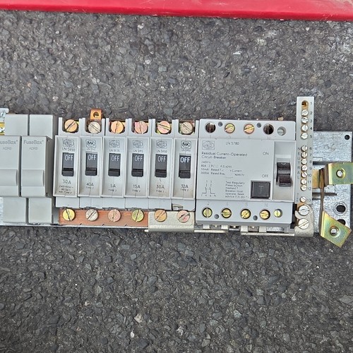 Distribution board assembly - board,